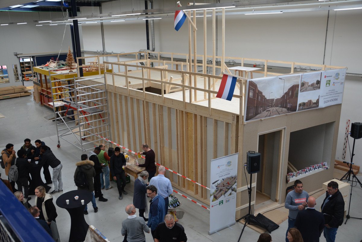 Mondriaan-studenten bouwen woning ‘’Eigen Hendrik’’ op ware grootte na