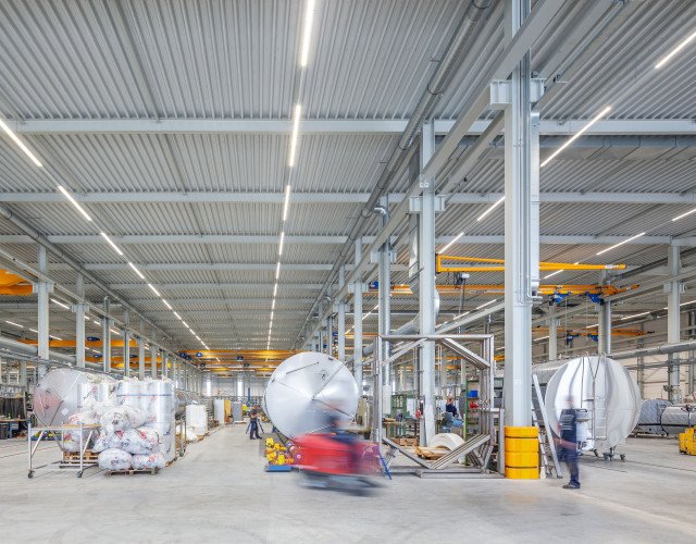 Nieuwe huisvesting Mueller Groenlo productiehal ontwerp Heembouw Architecten gerealiseerd door Heembouw