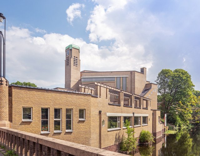 Transformatie Haagse Berlagekerk tot kantoor