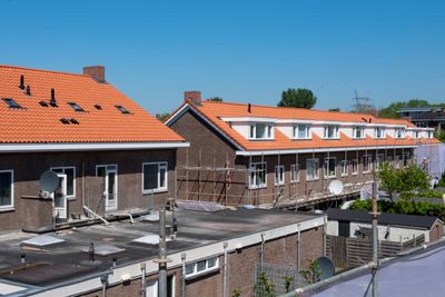 Zwakke dakconstructies isoleren zónder overlast voor bewoners? Dak-over-dakrenovatie!