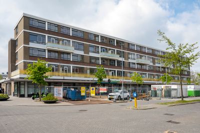 Heembouw heeft voor woningcorporatie Havensteder het verbeteronderhoud uitgevoerd aan 20 maisonnette woningen aan de Pirandellostraat in Rotterdam.