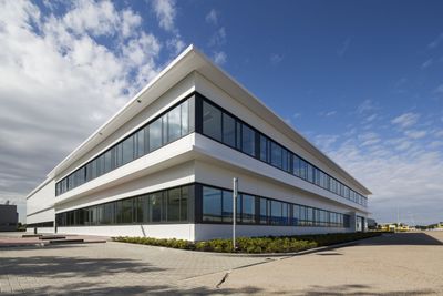 Nieuwbouw huisvesting Hittech Multin Ypenburg kantoor door Heembouw
