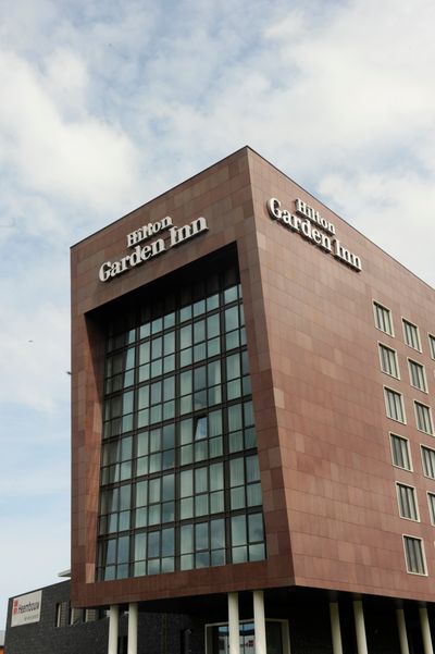 Nieuwbouw hotel Hilton Garden Inn Leiden naast Corpus