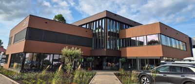 Nieuwe situatie verduurzaming kantoor aan de Warmonderweg