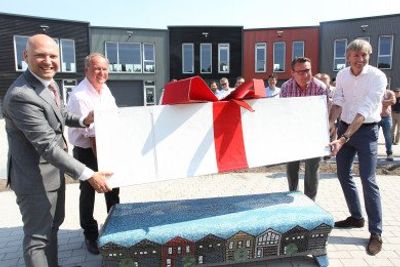 Harbour Village Rijswijk onthulling bankje