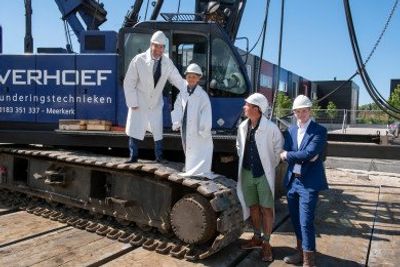 Feestelijke eerste paal De Comphaan fase 3 en 4