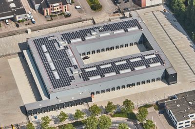 Luchtfoto Pakkettensorteercentrum PostNL Dordrecht