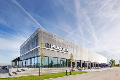 Nieuw Distributiecentrum met kantoor Plieger Amstelveen