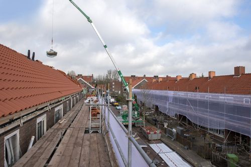 Zwakke dakconstructies isoleren zónder overlast voor bewoners? Dak-over-dakrenovatie!