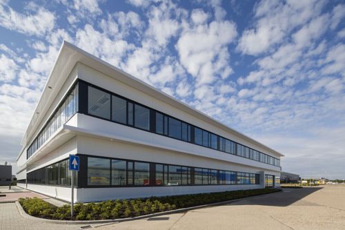 Nieuwbouw huisvesting Hittech Multin Ypenburg kantoor door Heembouw