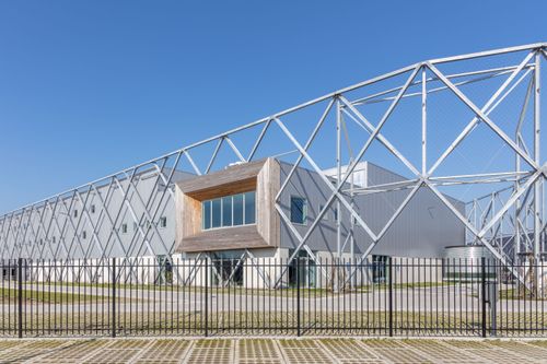 Ara Almelo Distributiecentrum met natuurscherm van 1 kilometer