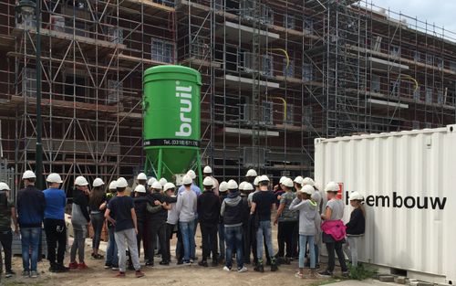 Leerlingen Bonaventura college op bezoek bij De Oevers