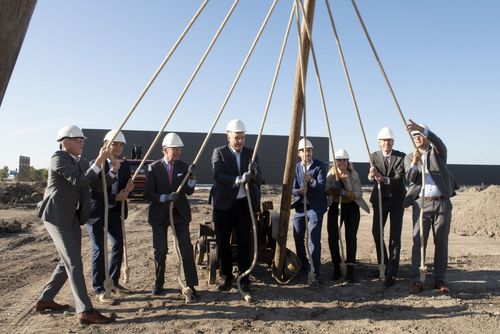 Feestelijk startsein bouw distrbutiecentrum Plieger Amstelveen