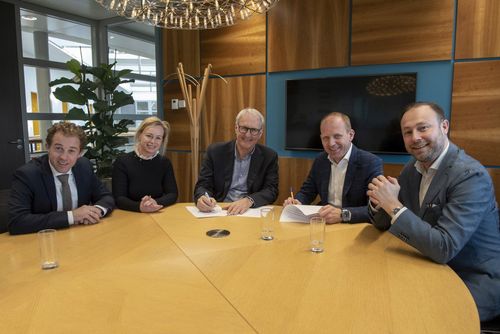 Ondertekening contract samenwerking heembouw en new horizon