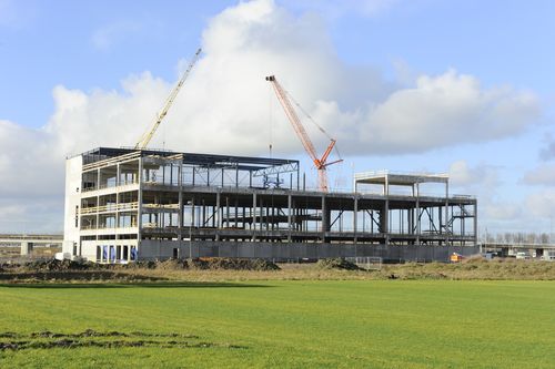 Hoogste punt Nieuwbouw meerlaagse bakkerij Hoogvliet Bleiswijk